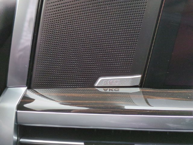 New 2026 Cadillac Escalade ESV Luxury w/ Touring Package AWD/4WD image 18