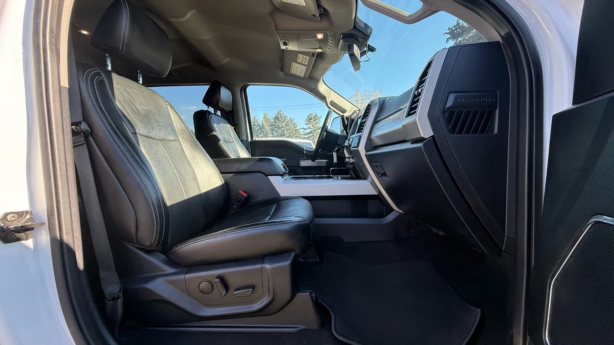 Used 2021 Ford F250 Lariat image 37