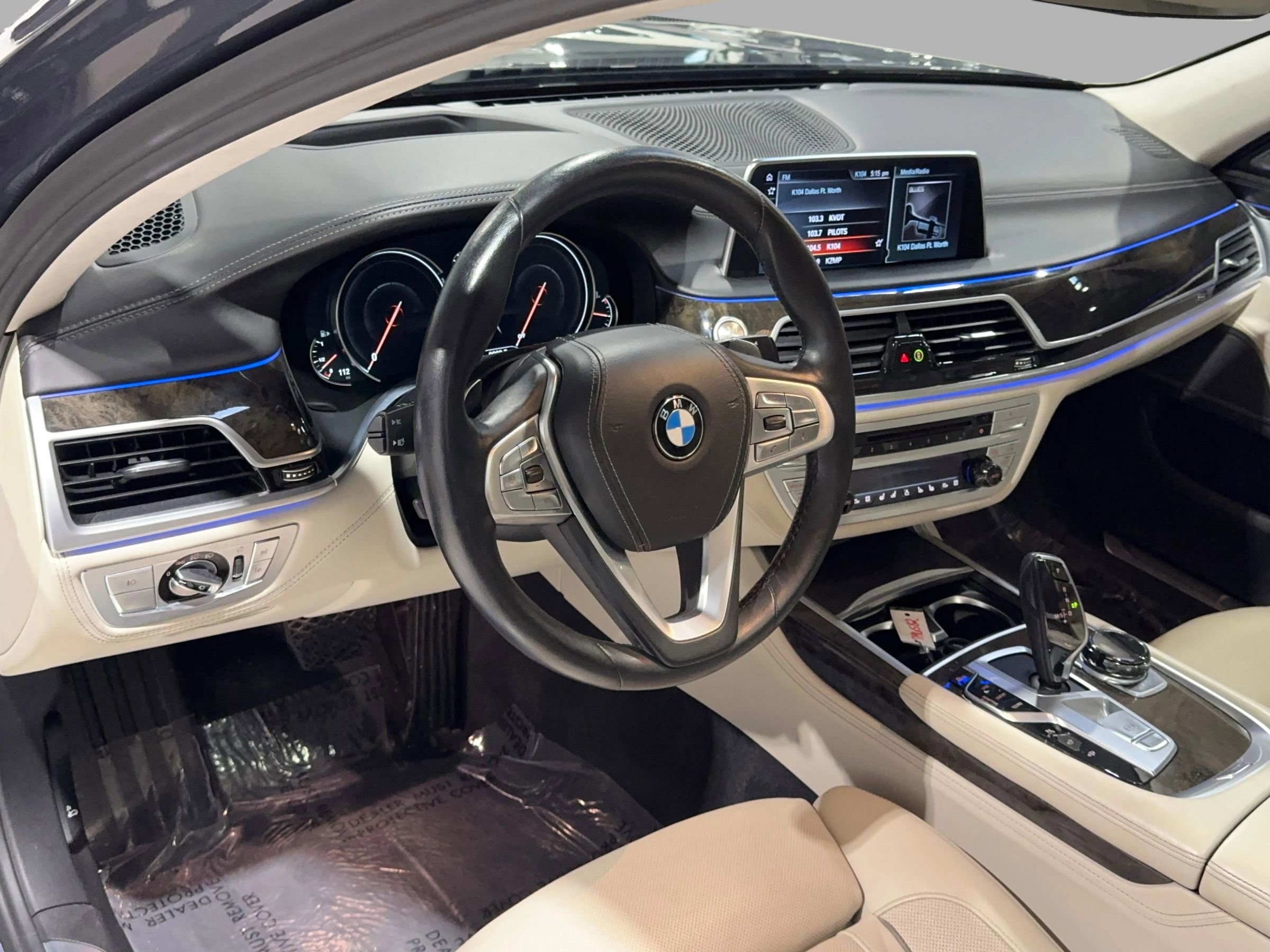 Used 2017 BMW 750i xDrive image 18