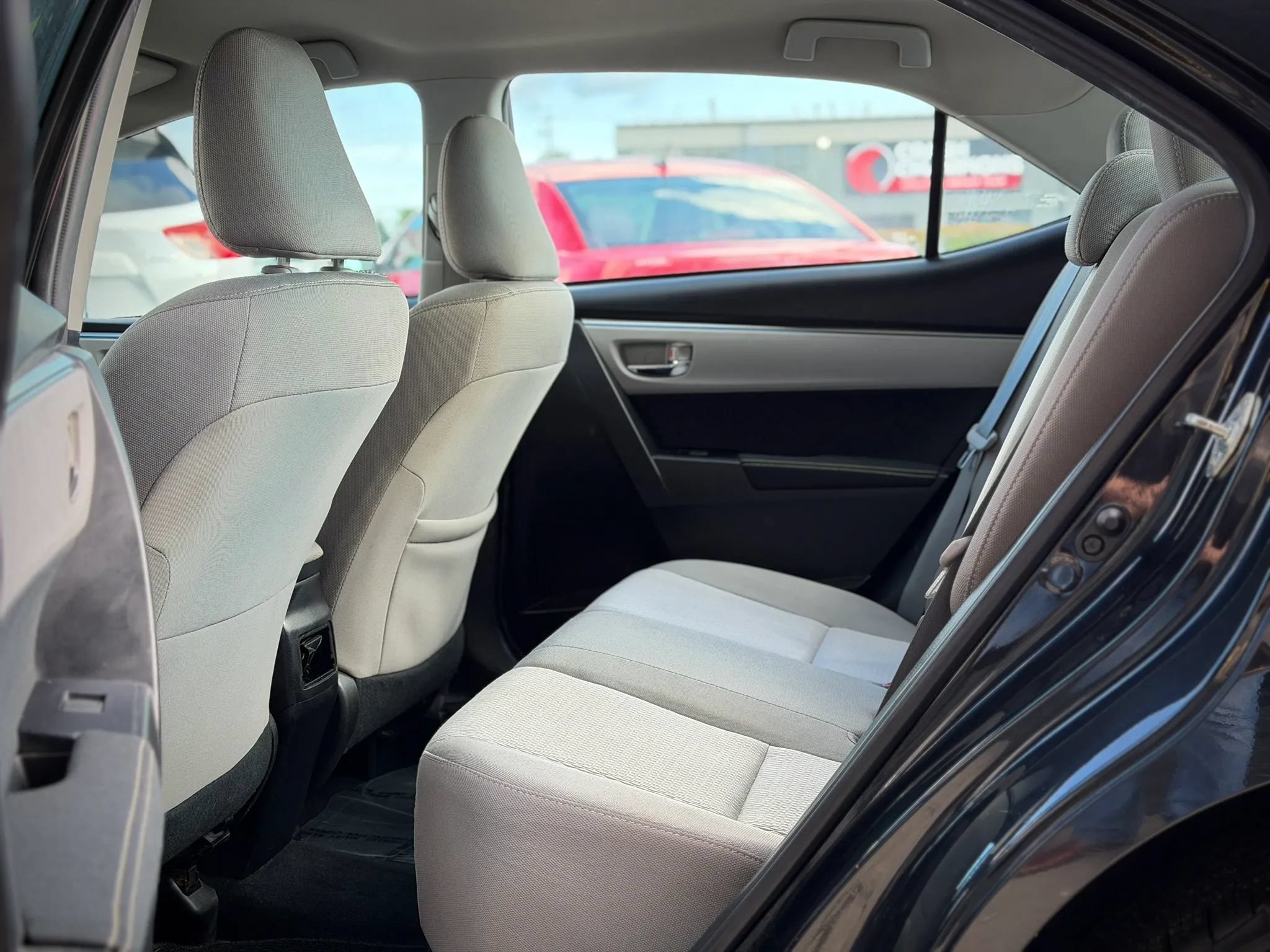 Used 2014 Toyota Corolla LE FWD image 13