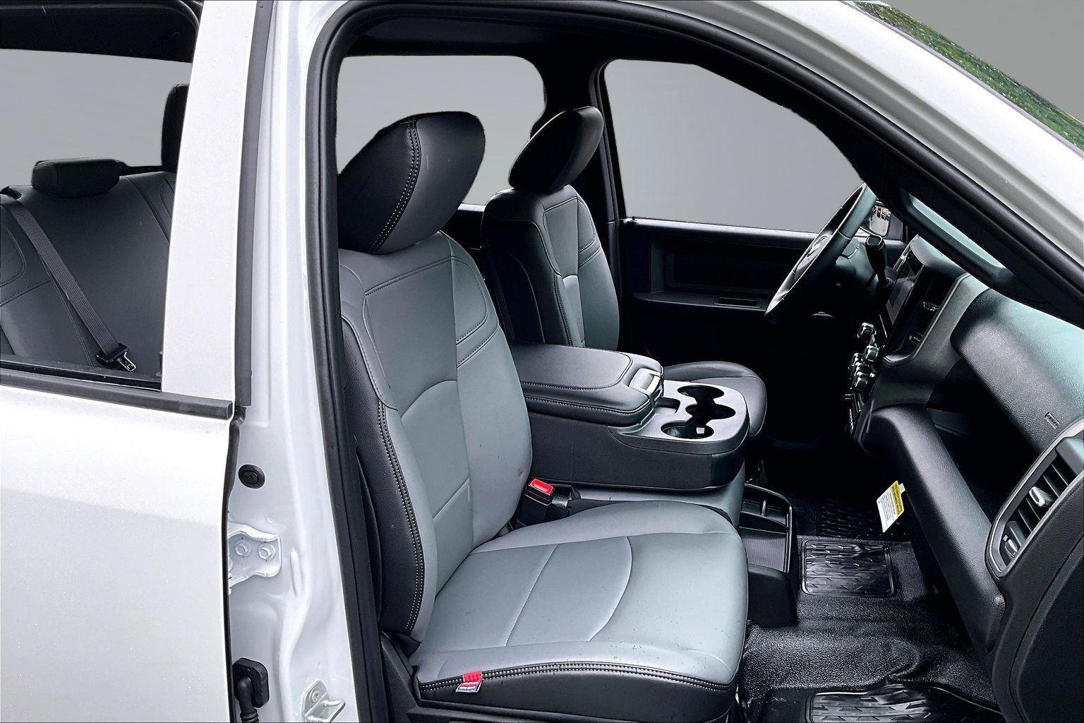 New 2026 RAM 3500 Tradesman AWD/4WD image 9