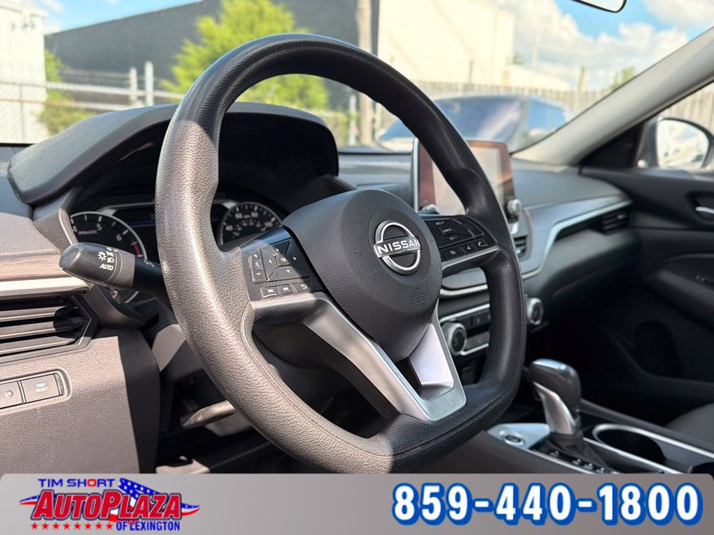 Used 2024 Nissan Altima 2.5 SV AWD/4WD image 3
