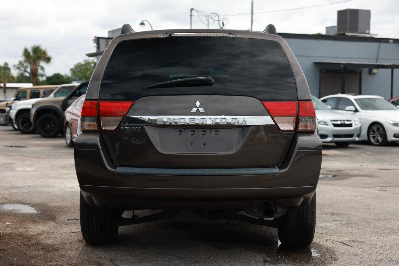 Used 2011 Mitsubishi Endeavor LS AWD/4WD image 7