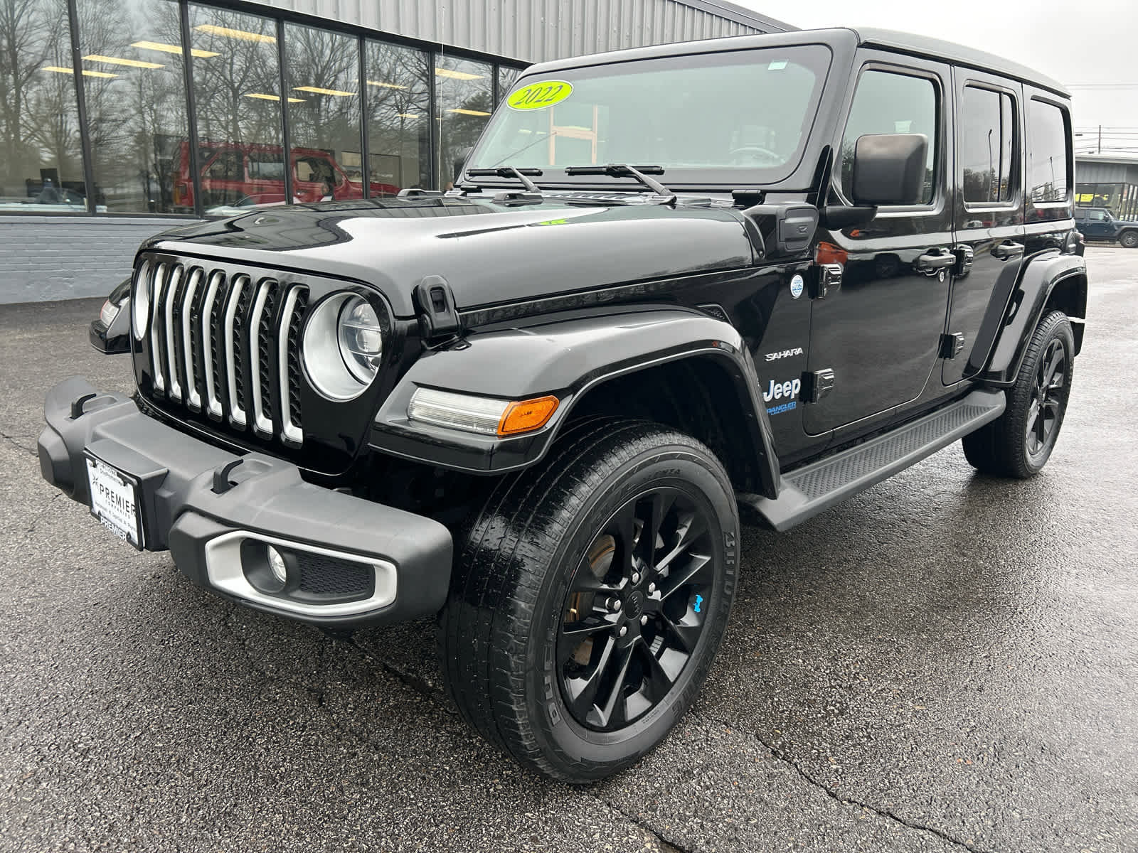 Used 2022 Jeep Wrangler Unlimited Sahara w/ Cold Weather Group image 10