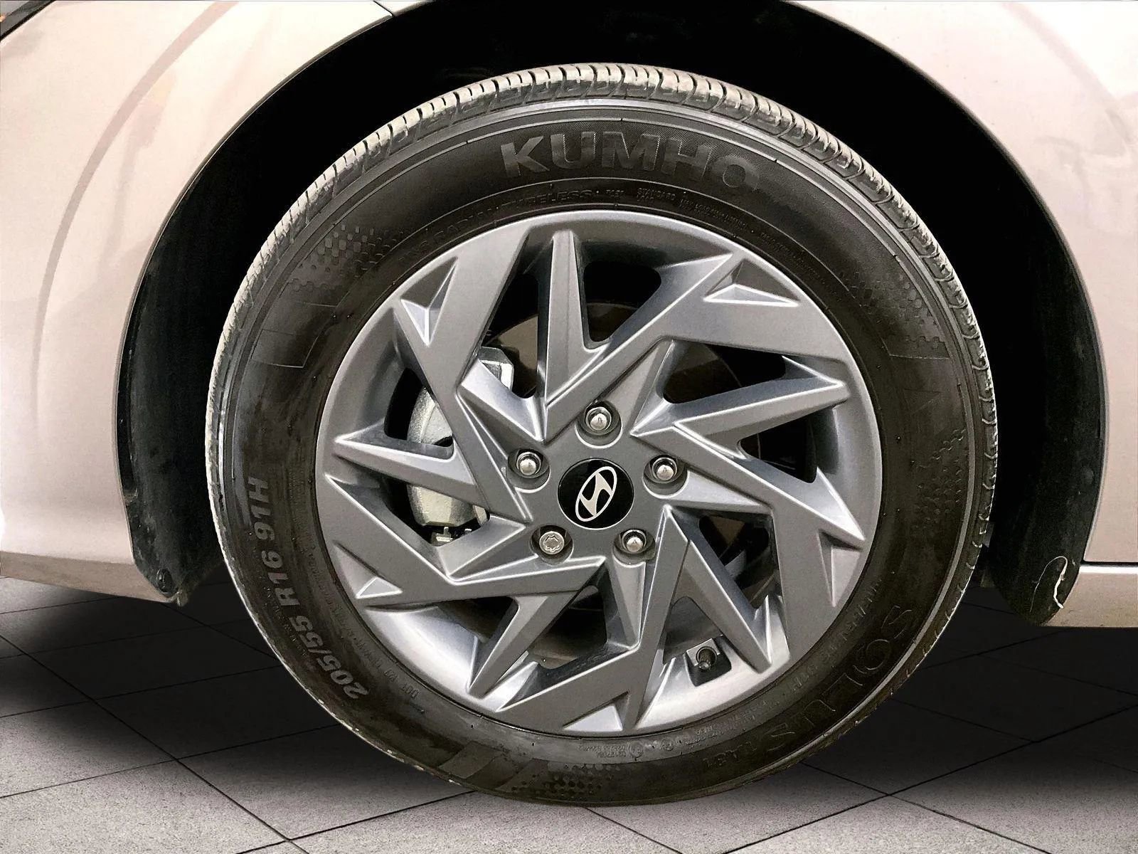 Used 2025 Hyundai Elantra Blue image 8