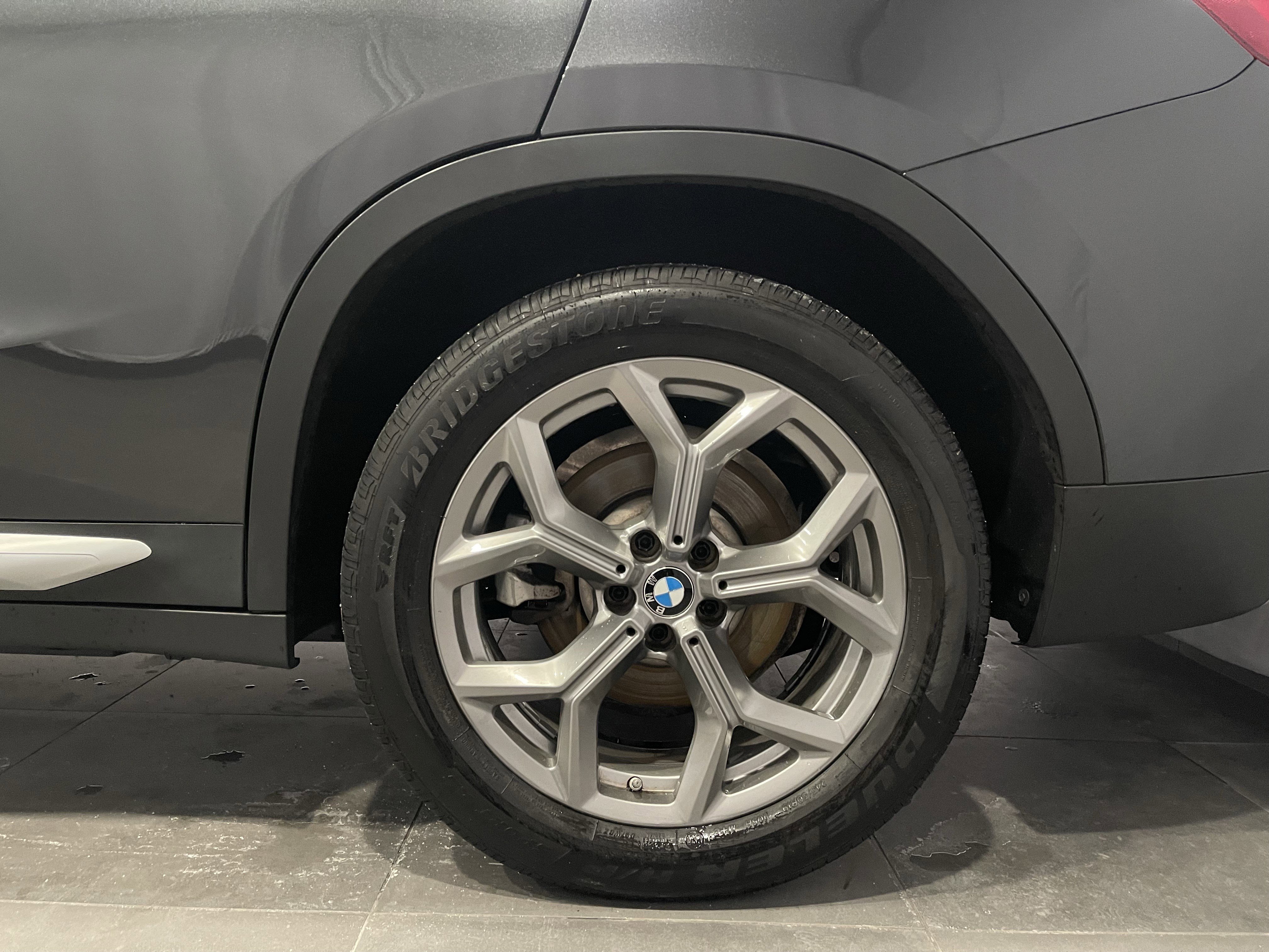 Certified 2023 BMW X4 xDrive30i w/ Premium Package image 8