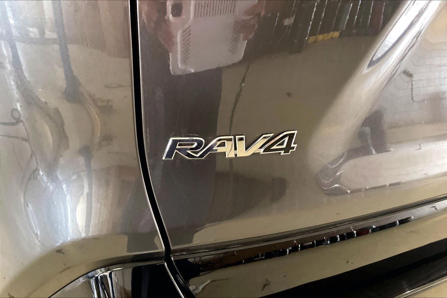 Used 2022 Toyota RAV4 XSE AWD/4WD image 31