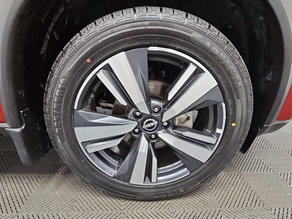 Used 2023 Nissan Rogue SL AWD/4WD image 45