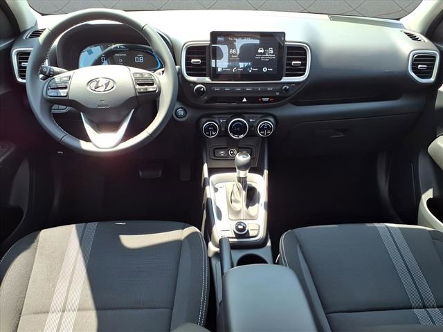 New 2025 Hyundai Venue SEL image 16
