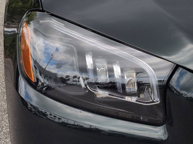 Used 2020 Mercedes-Benz GLS 450 4MATIC image 10