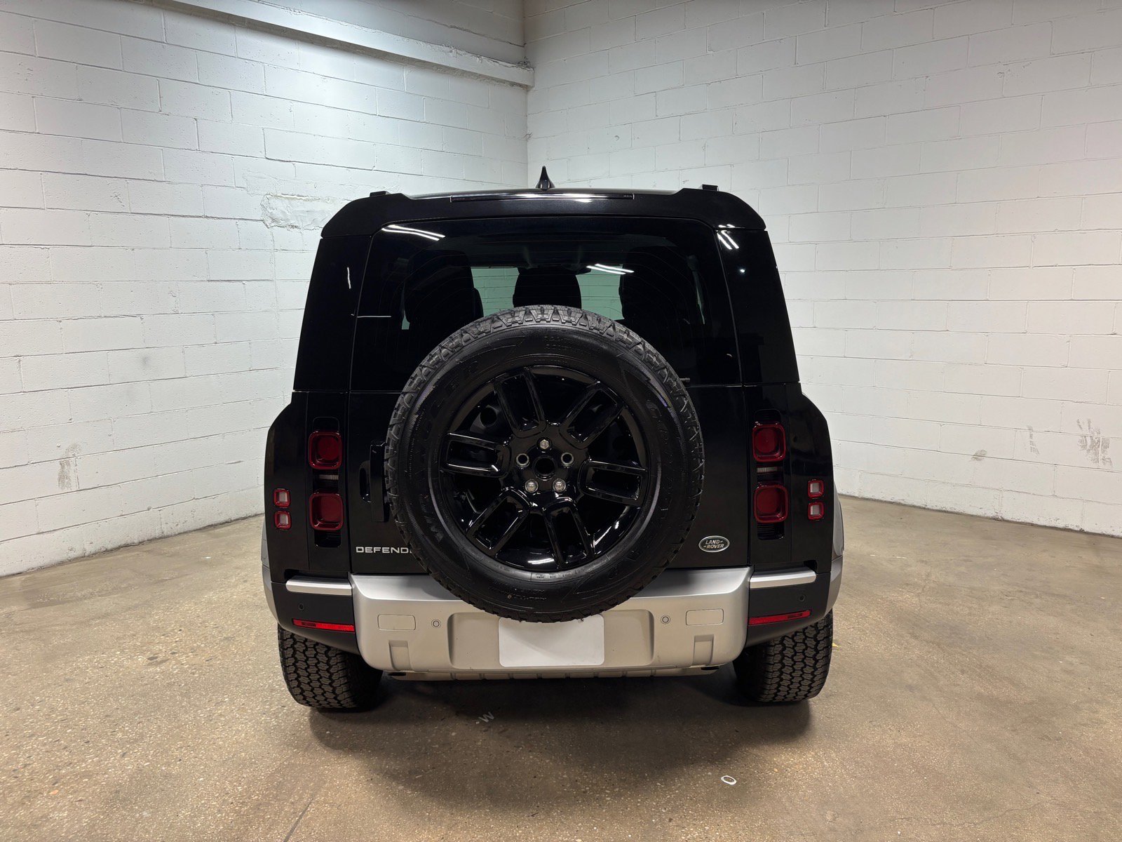Used 2023 Land Rover Defender 90 S AWD/4WD image 8