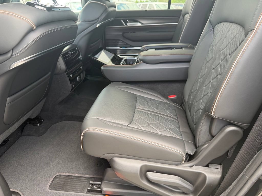 New 2026 Jeep Grand Wagoneer Summit AWD/4WD image 27