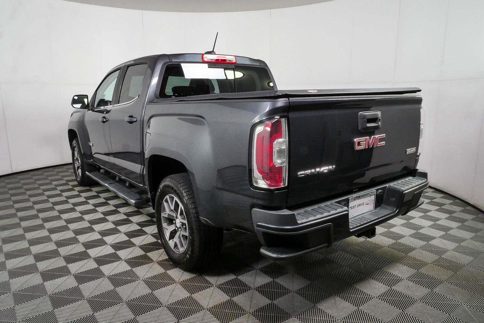 Used 2016 GMC Canyon SLE w/ All Terrain Package AWD/4WD image 26