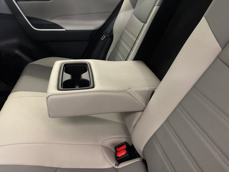 Used 2022 Toyota RAV4 XLE Premium AWD/4WD image 19