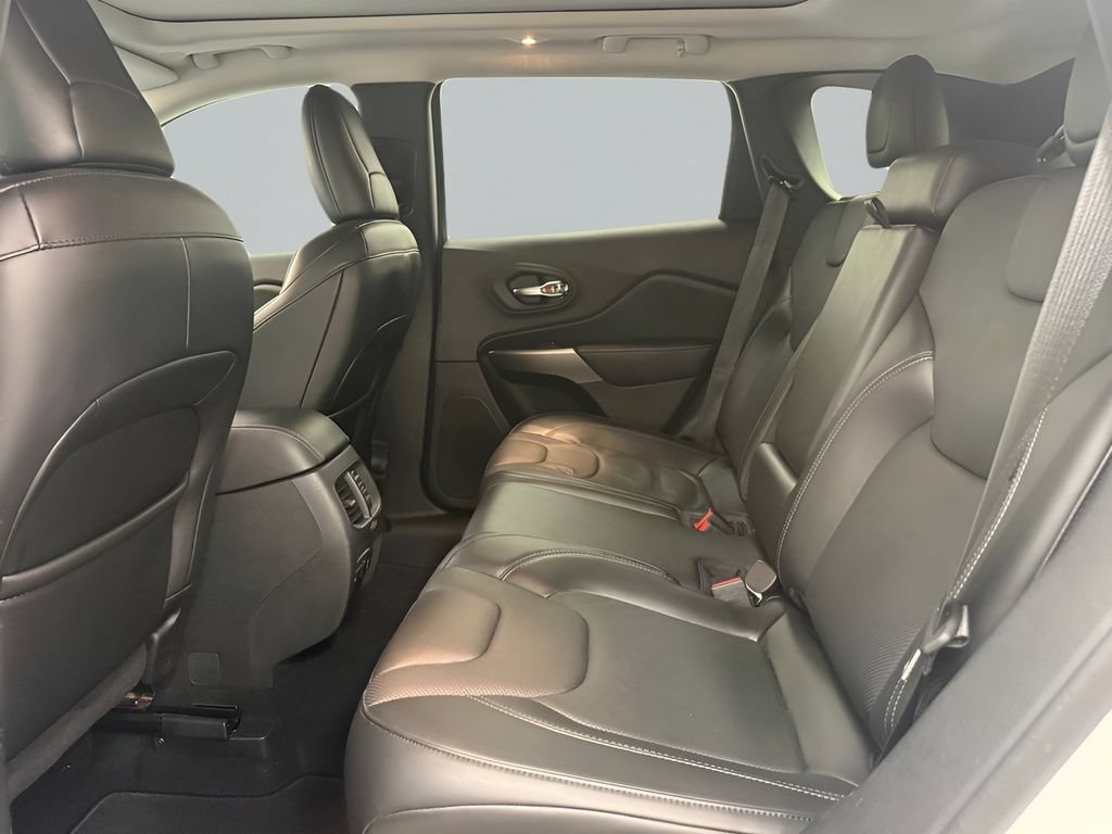Used 2020 Jeep Cherokee Limited w/ Technology Group FWD image 14
