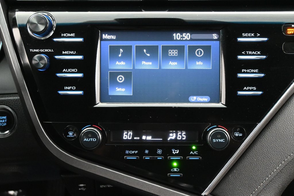 Used 2018 Toyota Camry XSE FWD image 7