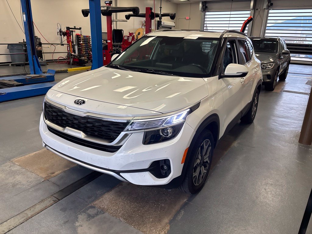 Used 2021 Kia Seltos EX AWD/4WD image 2