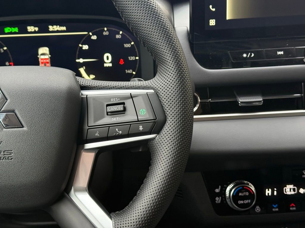 New 2026 Mitsubishi Outlander SEL image 11