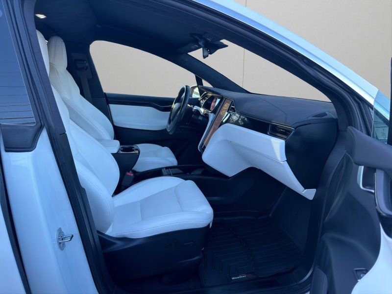 Used 2020 Tesla Model X Long Range AWD/4WD image 13