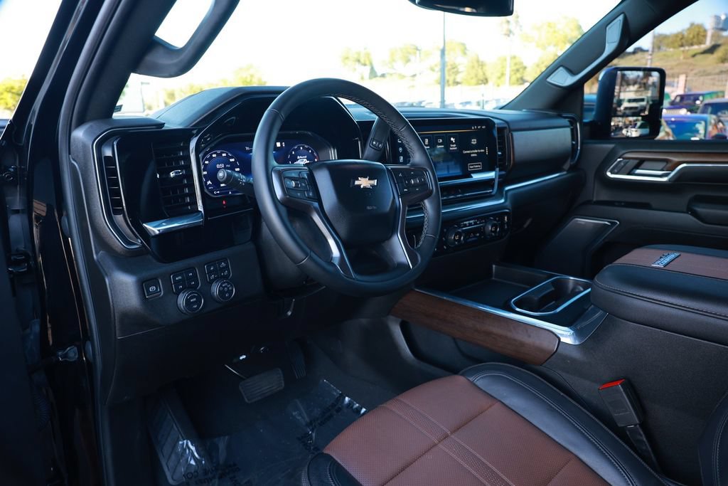 Used 2024 Chevrolet Silverado 2500 High Country AWD/4WD image 16
