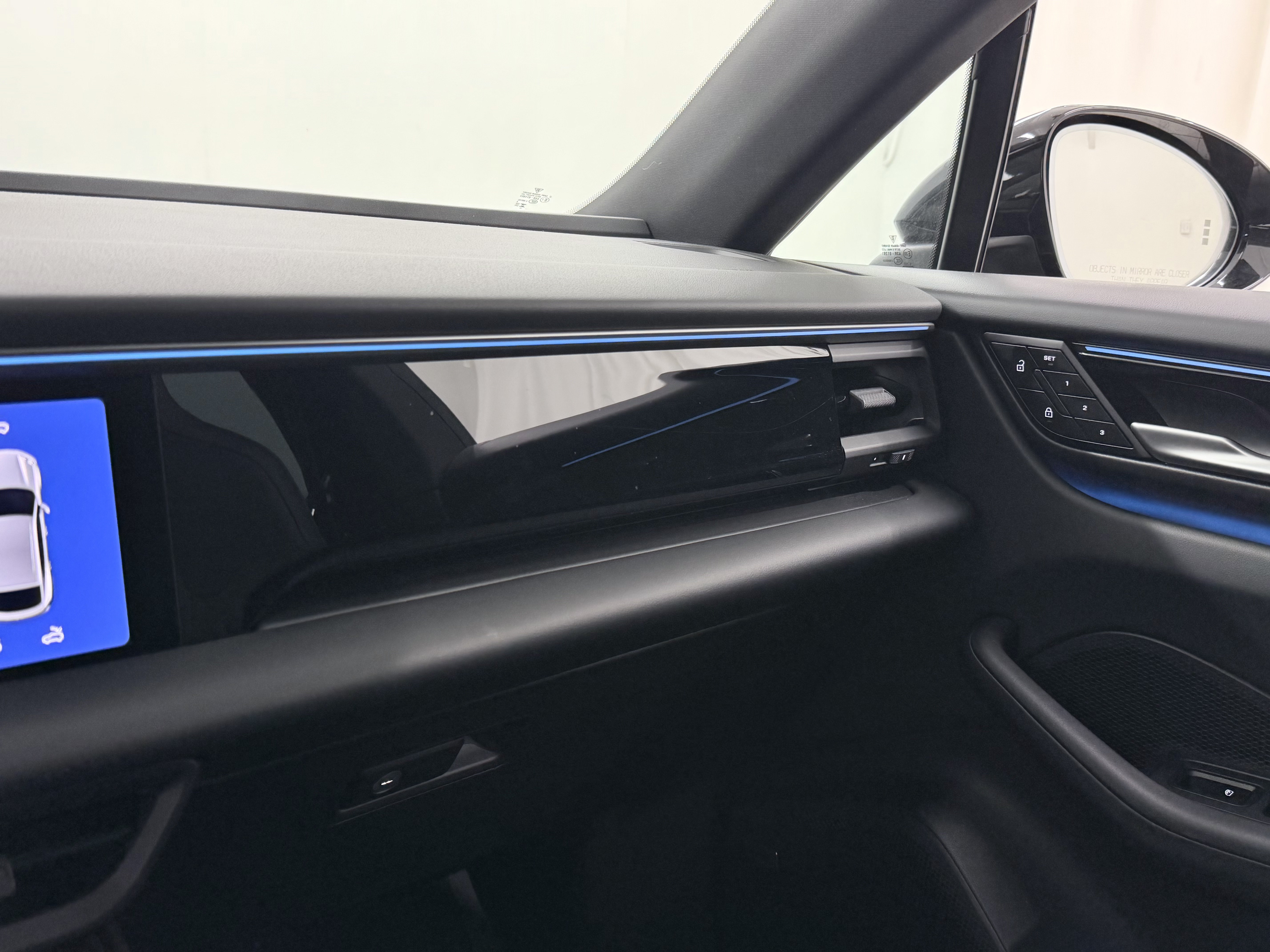 Certified 2025 Porsche Macan Electric RWD image 50