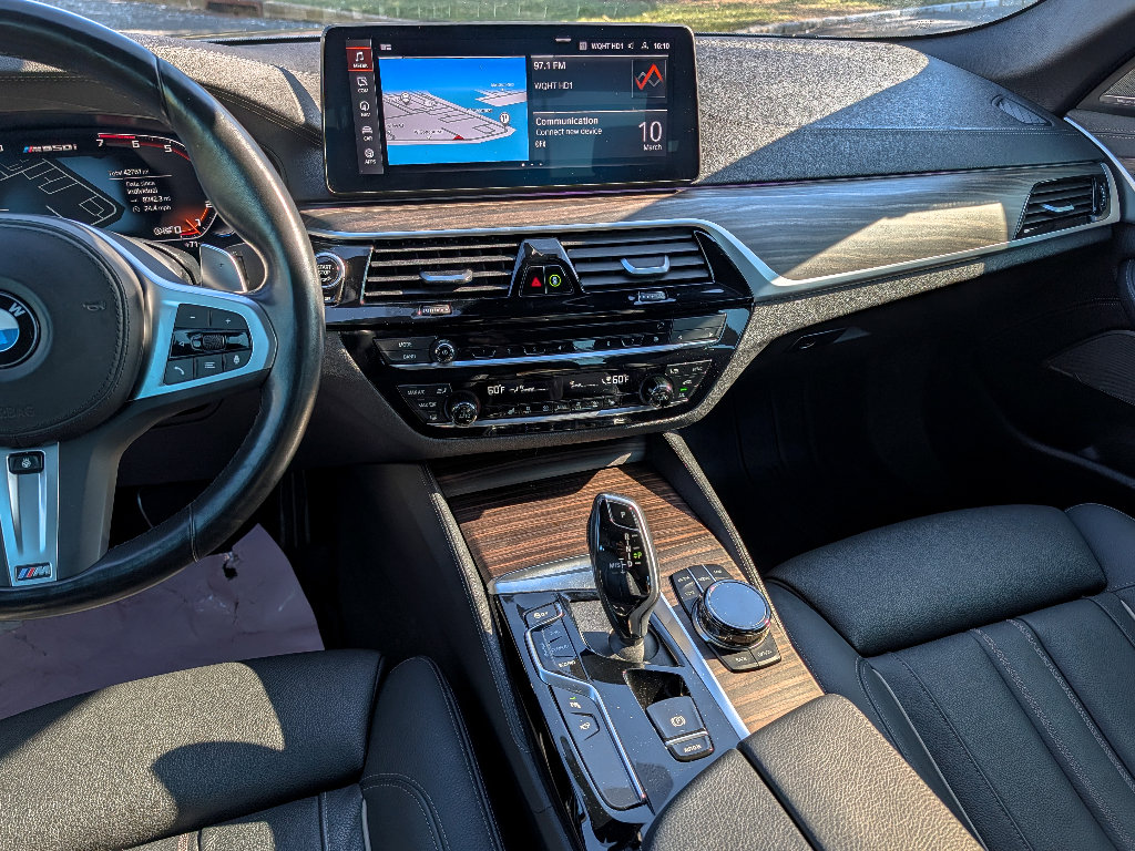 Used 2023 BMW M550i xDrive w/ Executive Package image 20