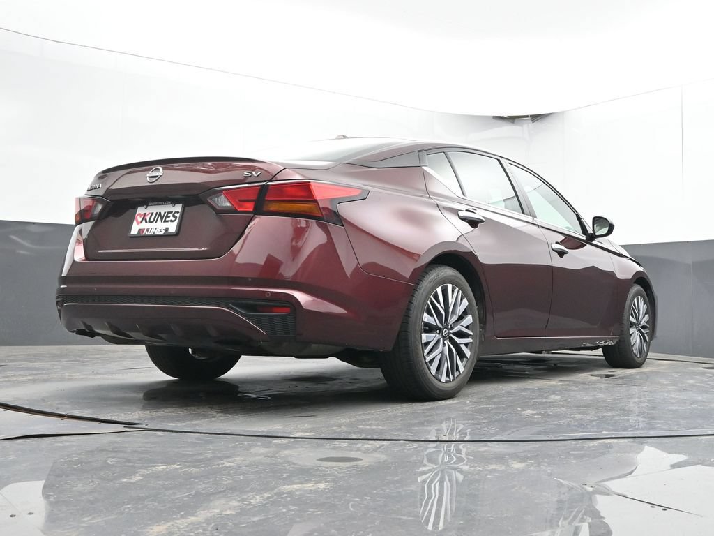 Used 2024 Nissan Altima 2.5 SV FWD image 41
