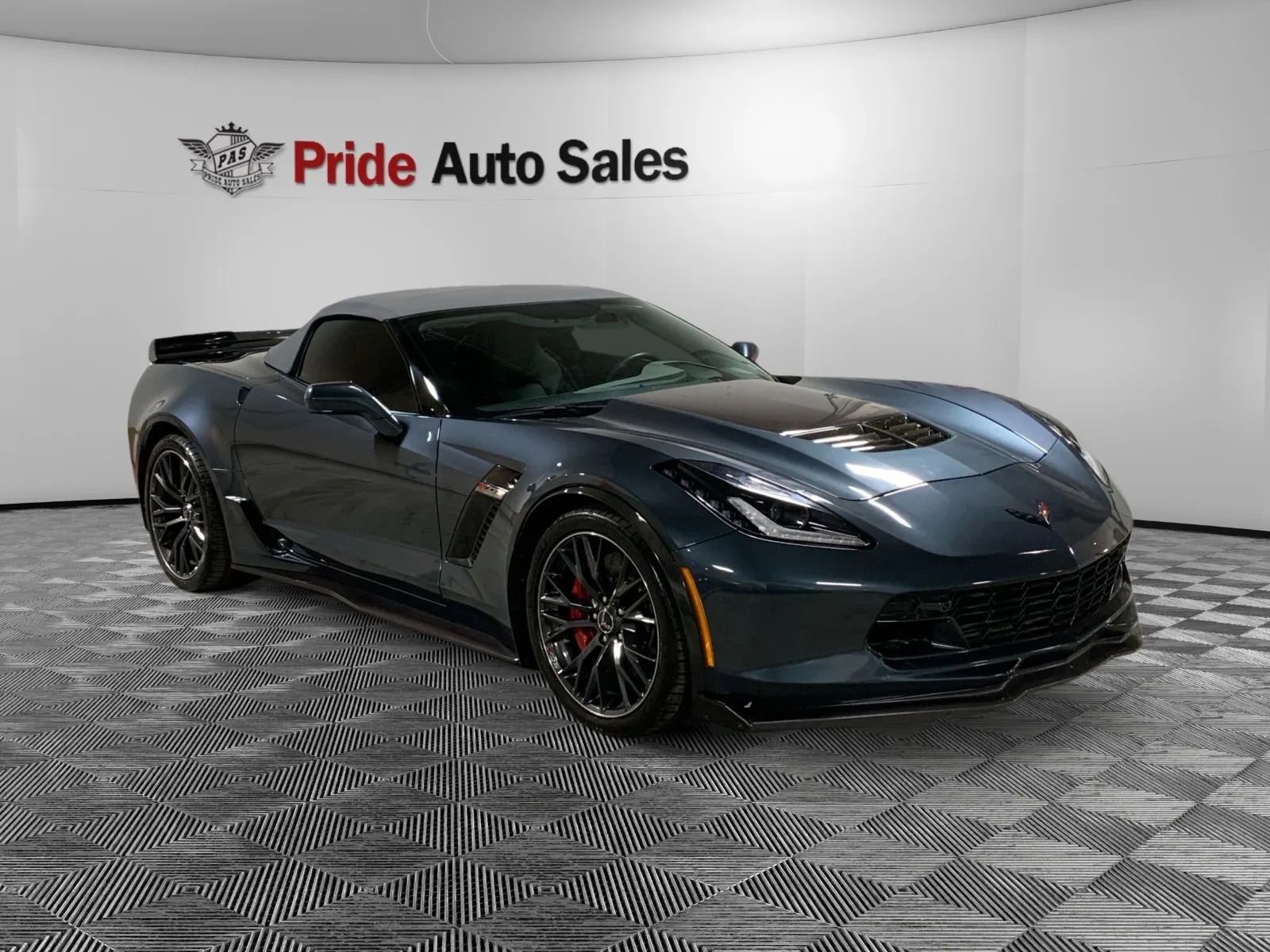 Used 2019 Chevrolet Corvette Z06 image 3