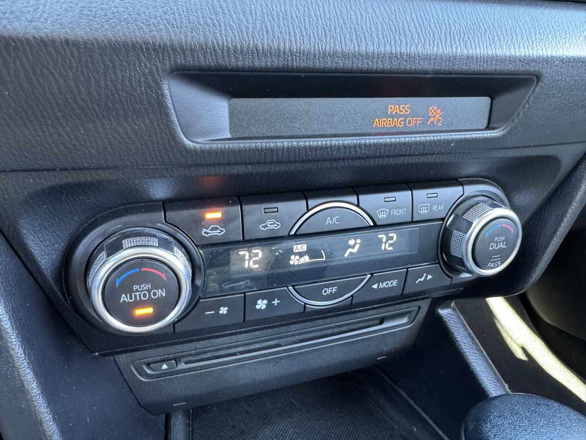 Used 2016 MAZDA MAZDA3 i Touring w/ Popular Equipment Package image 30