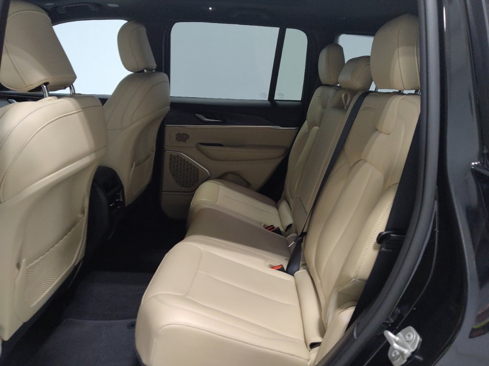 Used 2023 Jeep Grand Cherokee Limited AWD/4WD image 18