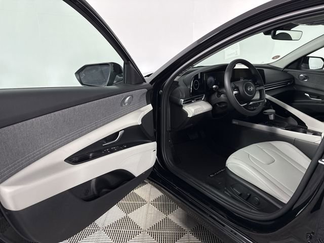 New 2026 Hyundai Elantra Limited image 10