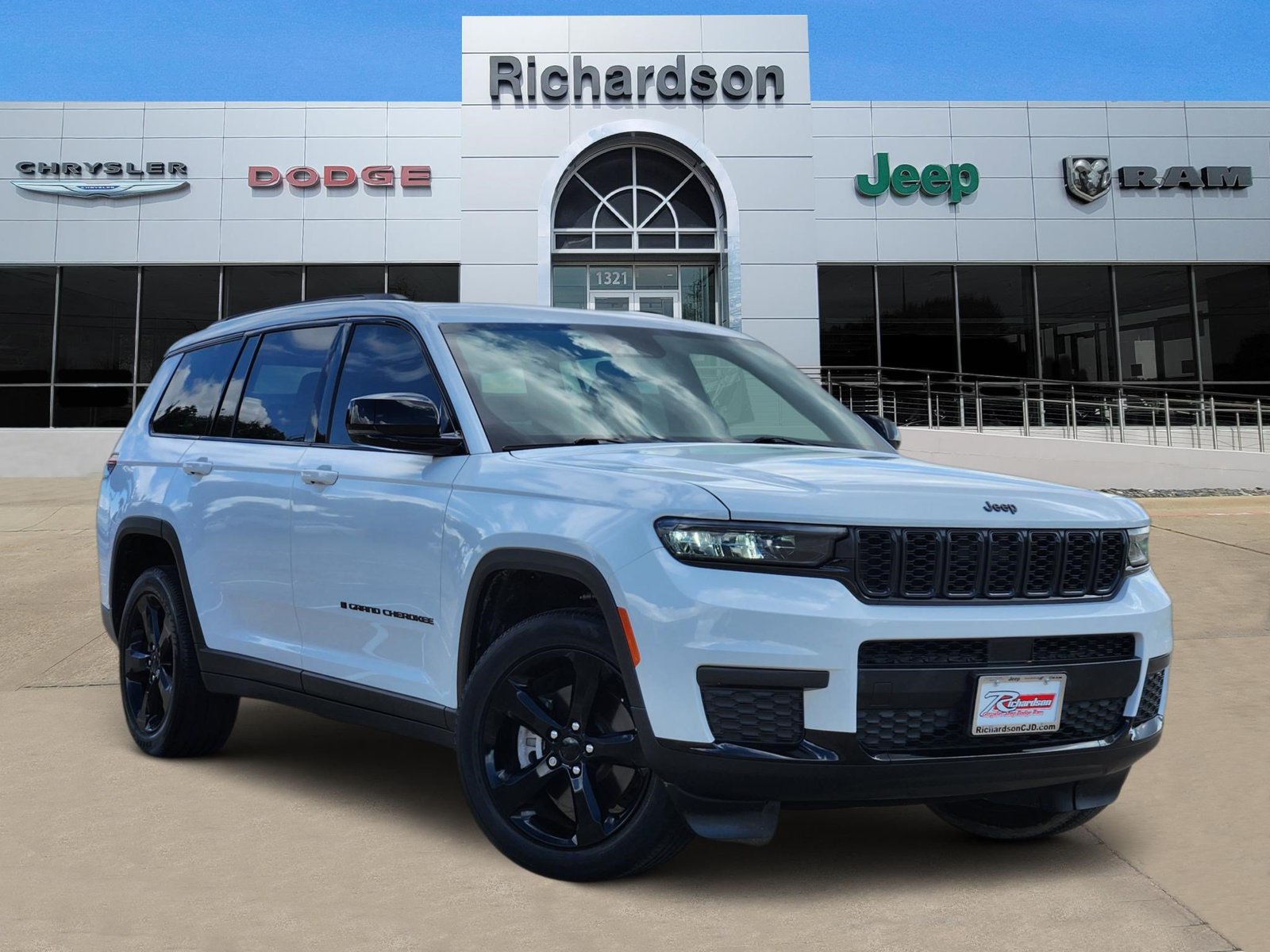 Used 2024 Jeep Grand Cherokee L Altitude