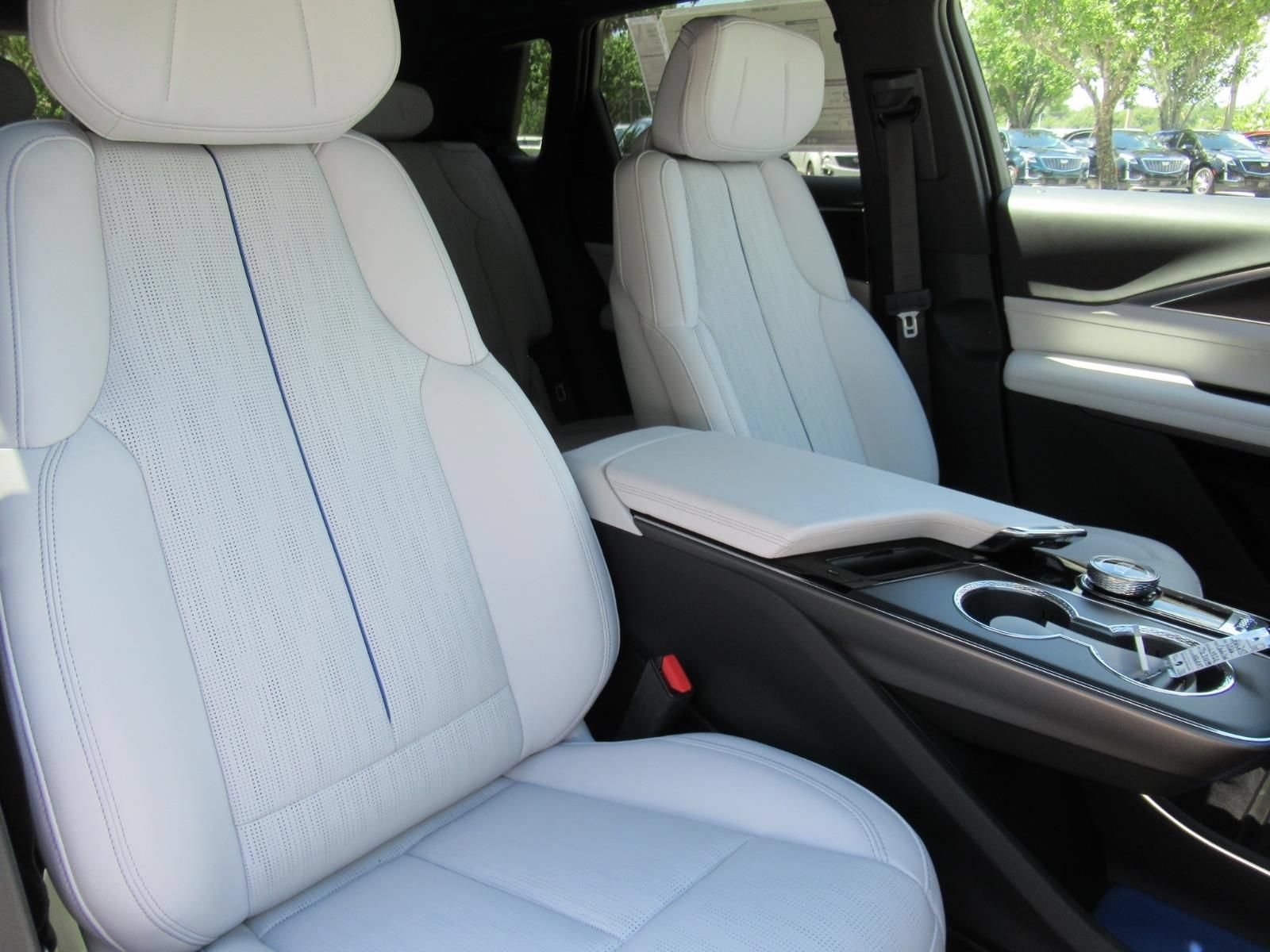 New 2026 Cadillac Lyriq Luxury RWD image 8