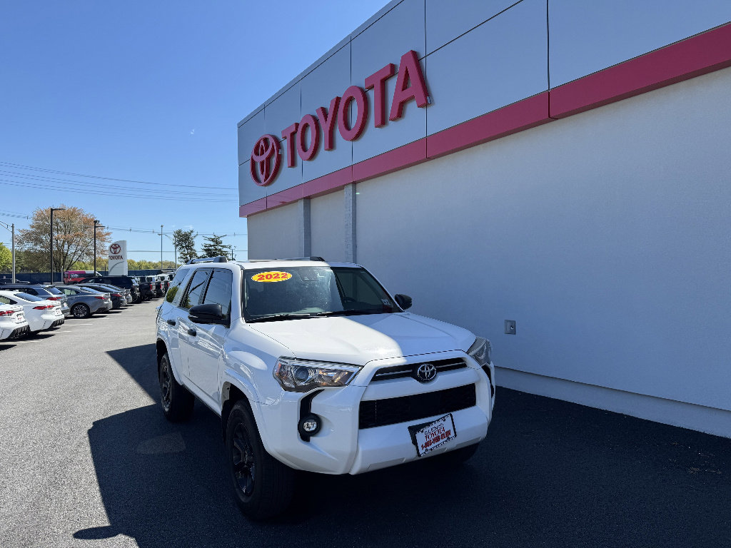 Used 2022 Toyota 4Runner SR5 Premium w/ Moonroof Package AWD/4WD image 1