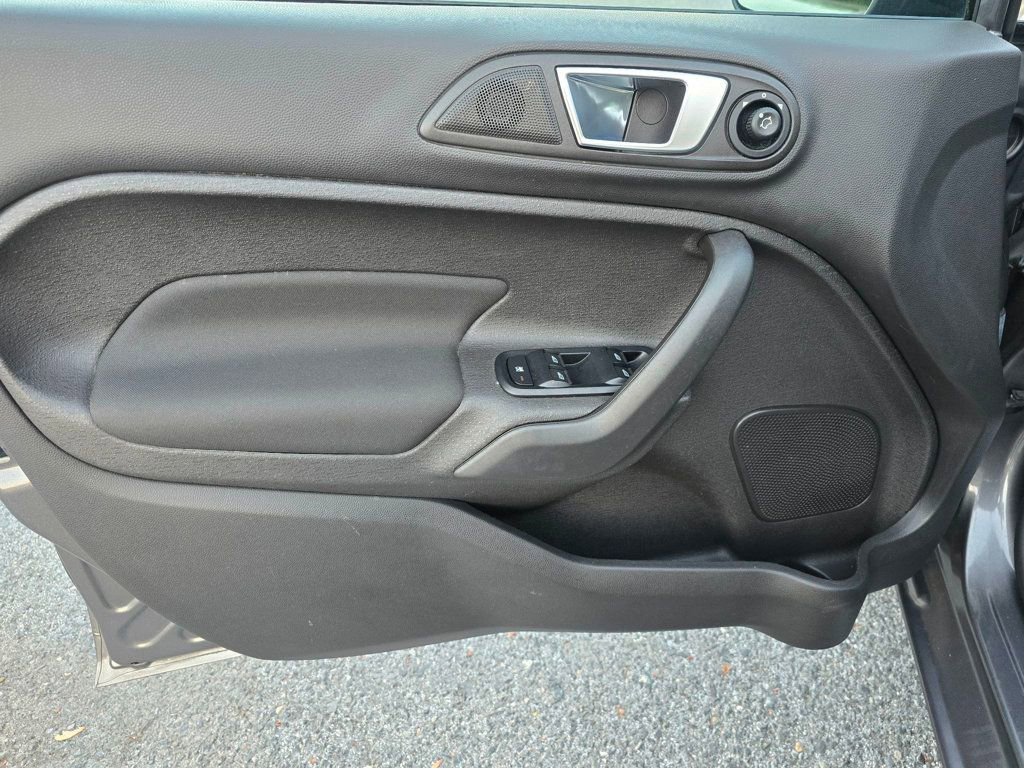 Used 2014 Ford Fiesta SE w/ Equipment Group 201A FWD image 15