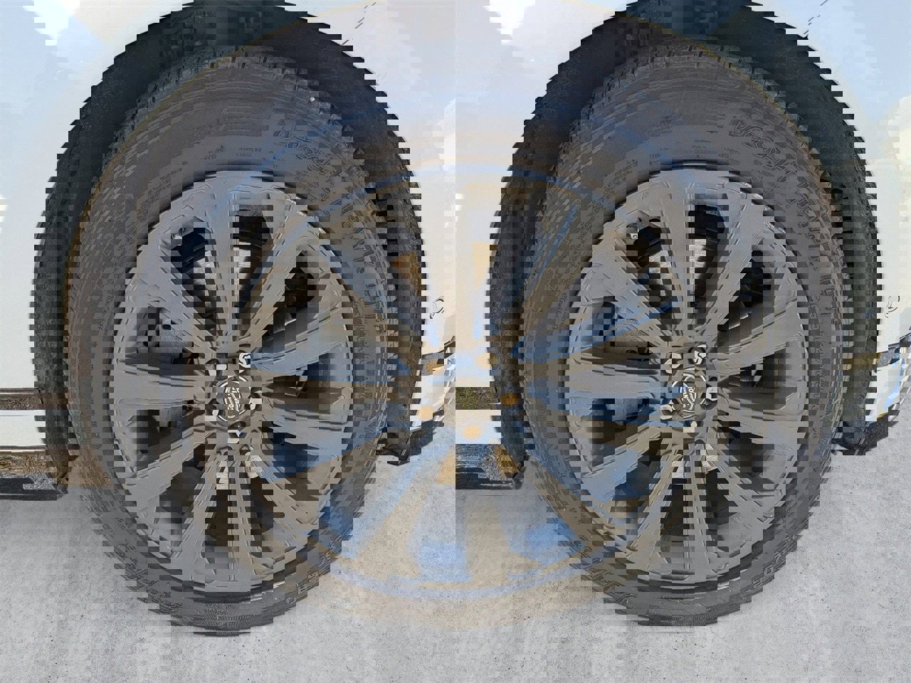 Used 2018 Land Rover Range Rover Velar R-Dynamic SE image 11