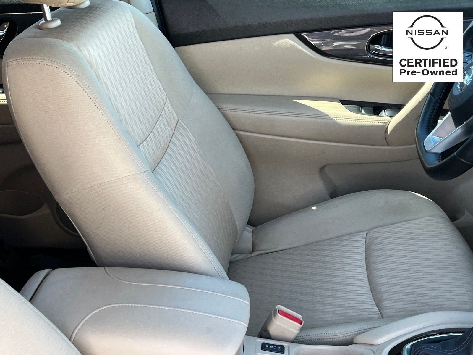 Certified 2020 Nissan Rogue SV w/ Premium Package FWD image 10