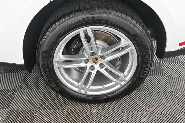 Used 2025 Porsche Macan image 38