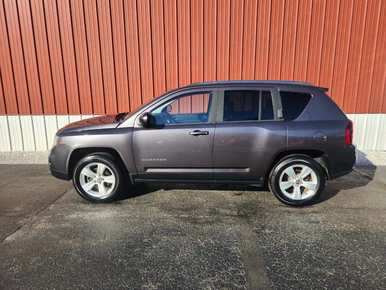 Used 2015 Jeep Compass High Altitude image 2