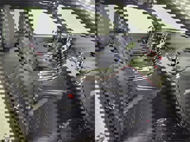 Used 2025 Mercedes-Benz GLC 350e 4MATIC image 23