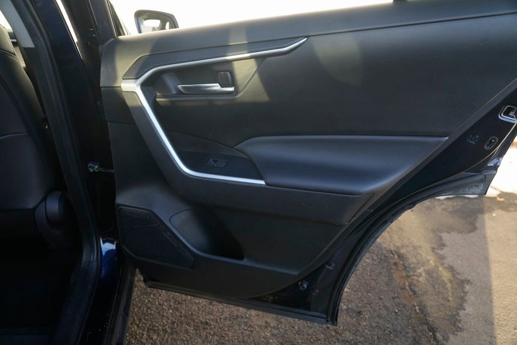 Used 2022 Toyota RAV4 XLE Premium image 30