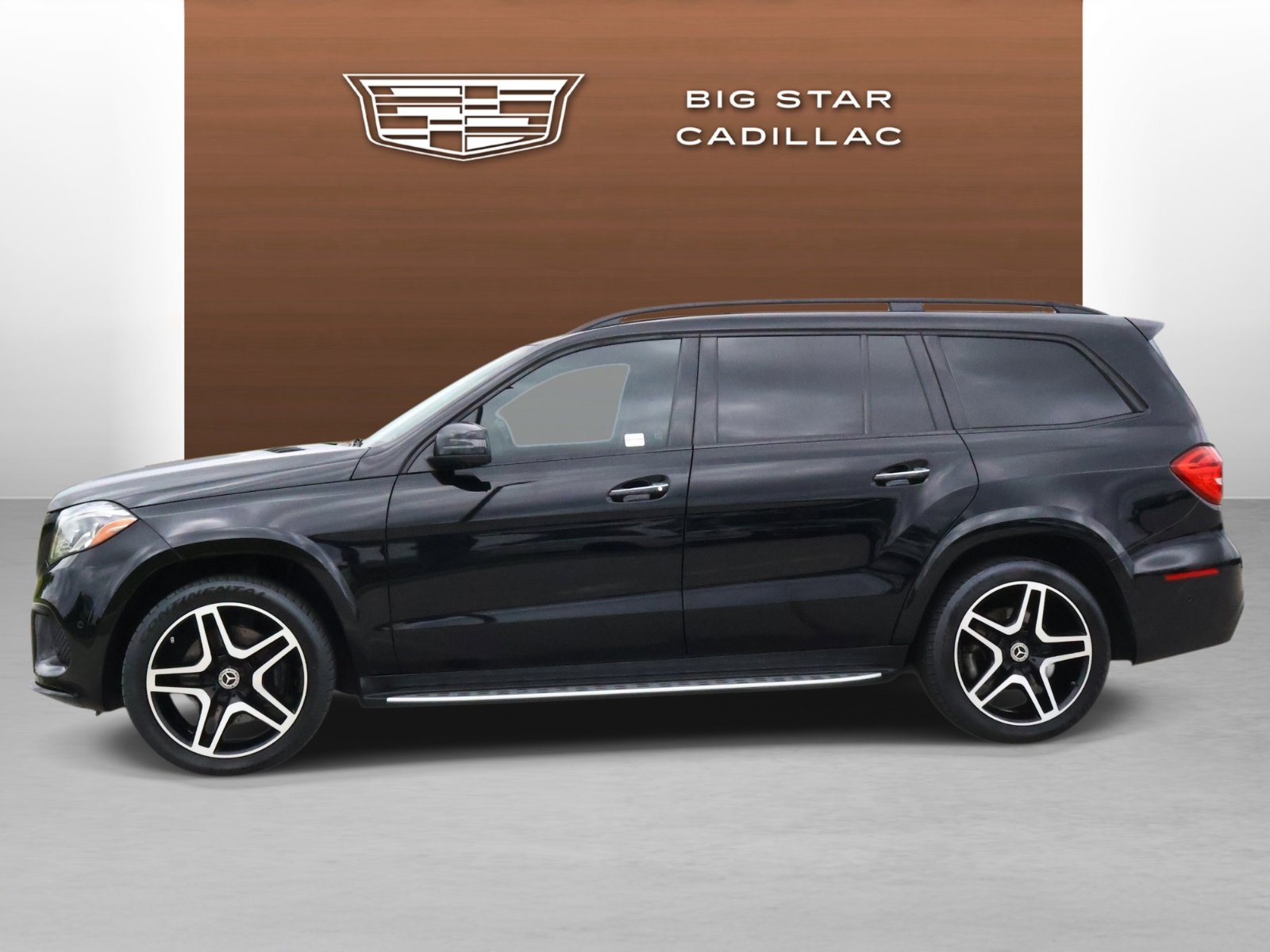 Used 2018 Mercedes-Benz GLS 550 4MATIC image 2