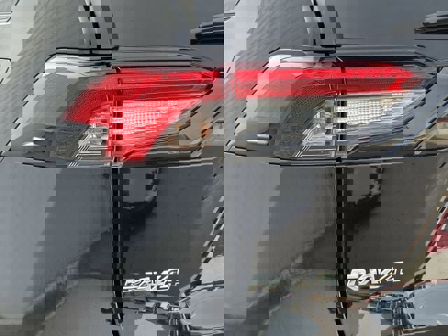 Used 2025 Toyota RAV4 XLE image 6