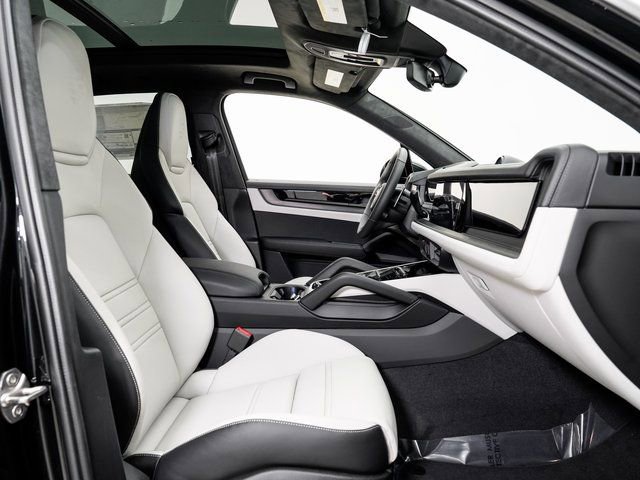 New 2026 Porsche Cayenne GTS image 25