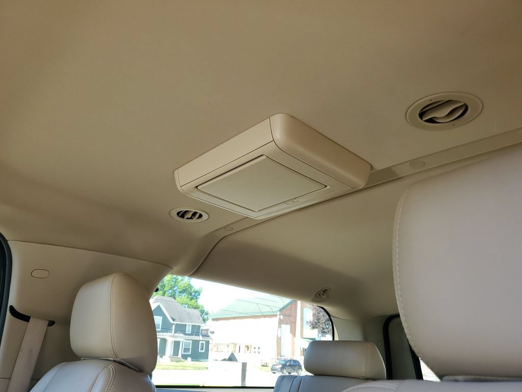 Used 2014 Chevrolet Suburban LTZ AWD/4WD image 12