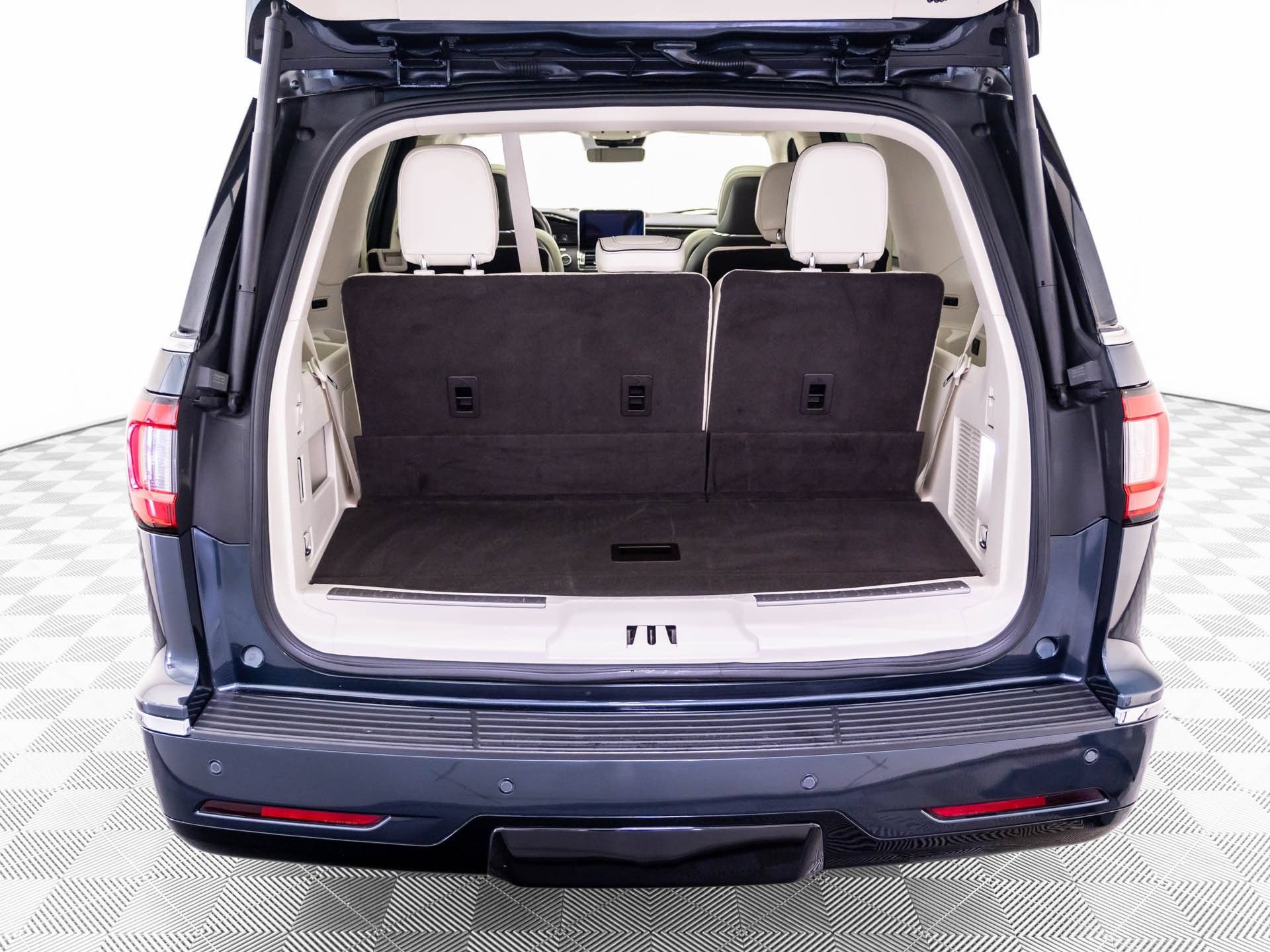 Used 2021 Lincoln Navigator Black Label AWD/4WD image 35