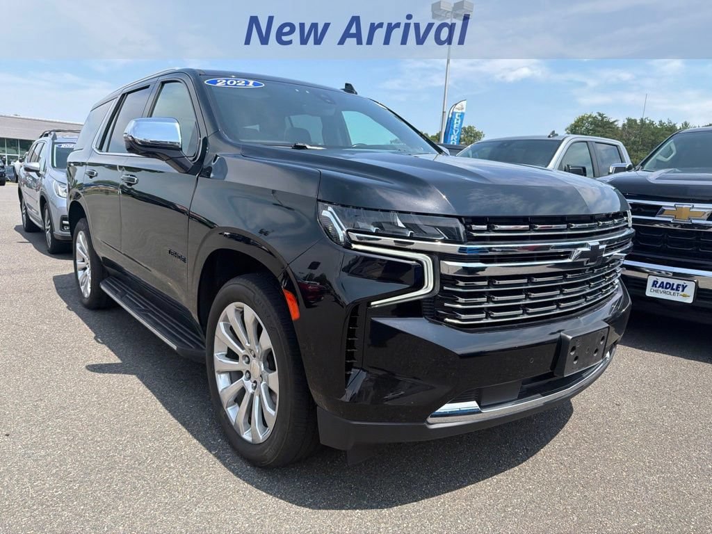 Used 2021 Chevrolet Tahoe Premier w/ Premium Package AWD/4WD image 2