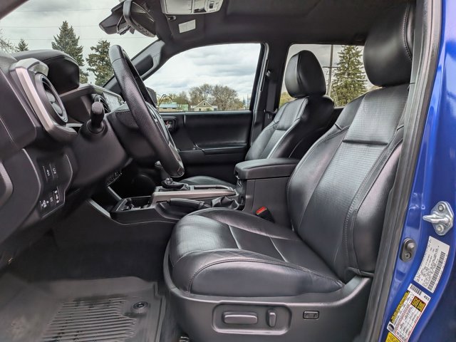 Used 2022 Toyota Tacoma Limited image 22