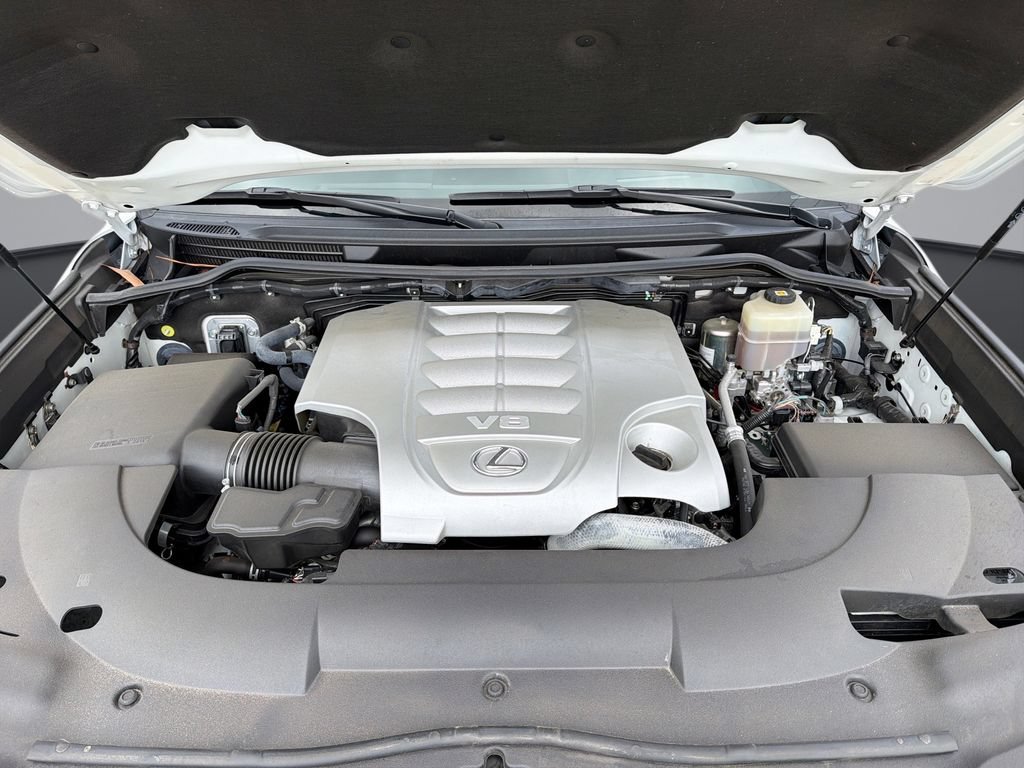 Used 2021 Lexus LX 570 4WD w/ Sport Package image 14