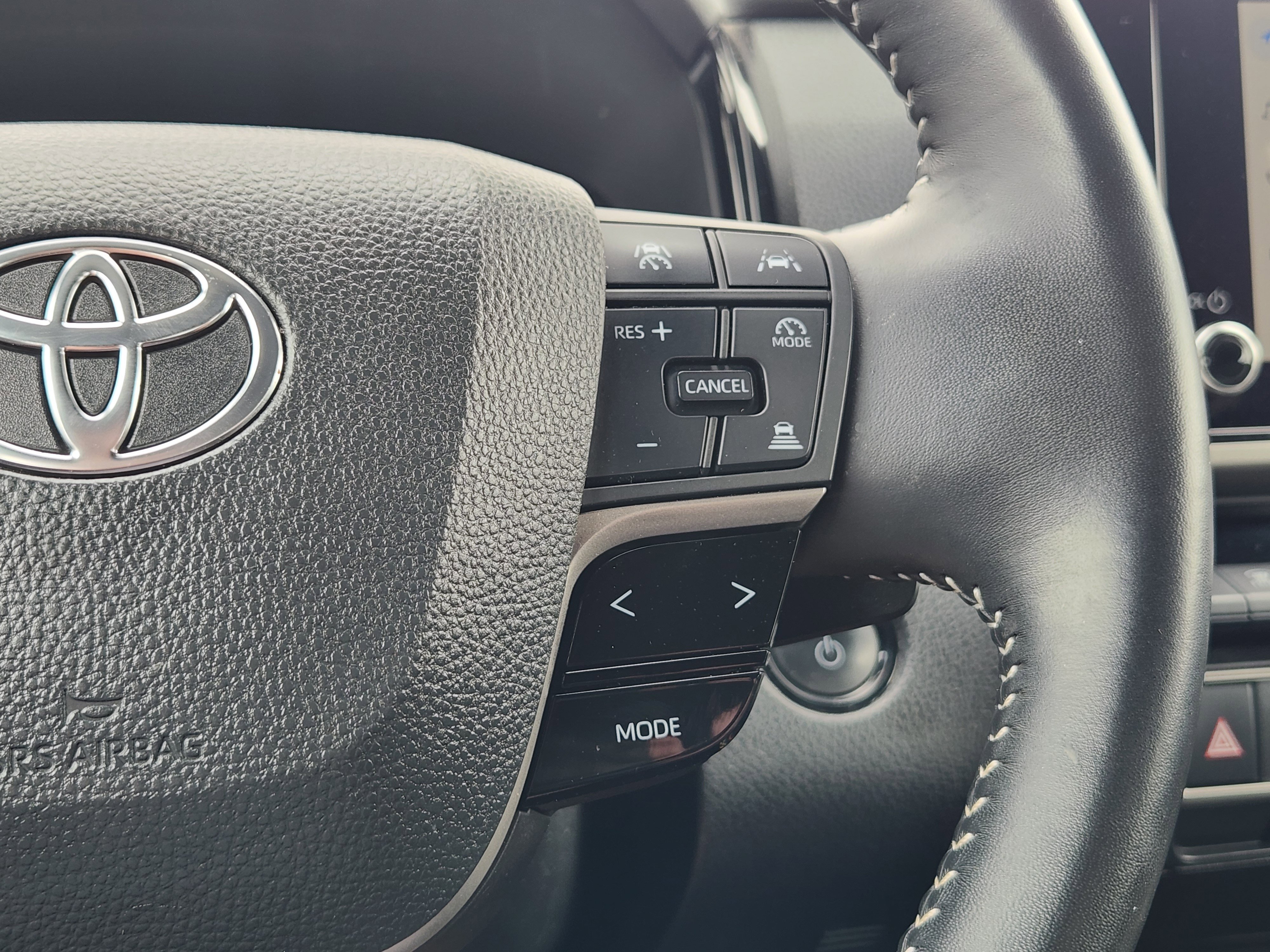 Used 2025 Toyota Camry LE image 28